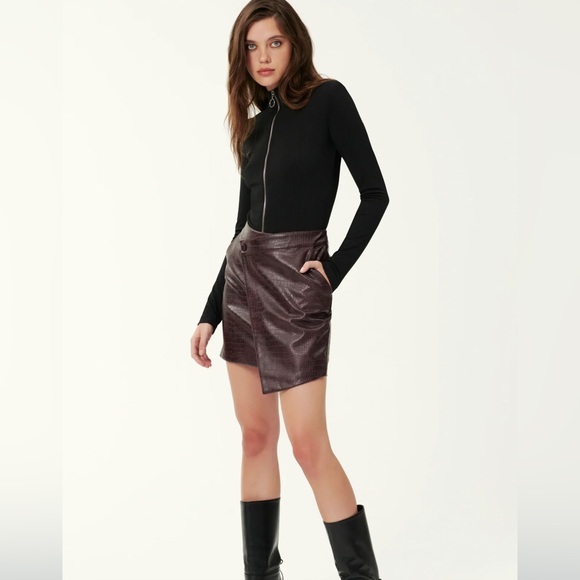 NICHOLAS GABRIELLA SNAKESKIN EMBOSSED FAUX LEATHER SKIRT NEW $345 Sz 6 - Picture 3 of 11